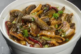 泥鳅不管怎么做，别直接下锅，做好这2步，土腥味全无，鲜嫩不柴图片