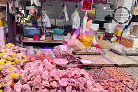 吃虾时，虾线到底用不用去除？海边渔民告诉你答案，别再做错了图片