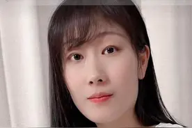 28岁江苏美女，在厨房拍视频，月入10万元，圈粉1200万，凭啥？图片