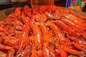 成都美食！海鲜自助！敞开吃！超大龙虾吃起来太过瘾了图片