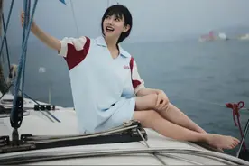 白宇刘萌萌车库里激吻 同回住所图片