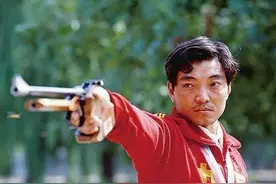 奥运冠军们把金牌藏哪了？网友：放枕头底下那个太真实了吧！图片