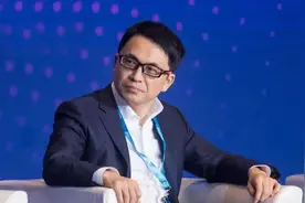 张磊下神坛图片