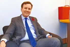 英国政客窜台前夕，解放军46架军机巡航台海，敢越界后果自负图片