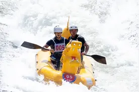 2023年中国宜昌朝天吼自然水域国际漂流大赛开赛图片