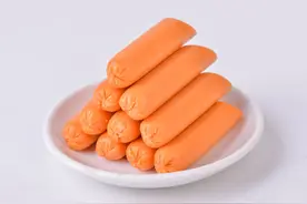 原来金属环就是“开关”，吃了这么多年火腿肠一直用嘴咬，快来学图片