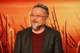 王刚曾经“错砸”2亿明代瓷器，被人告上法庭，最后怎么处理的？图片