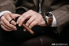 大叔，给你5个带手链的理由图片