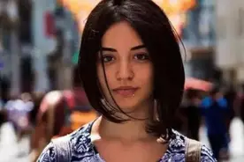 尼泊尔女性为何要结三次婚，尼泊尔把牛视为神牛，却在德赛节杀了图片