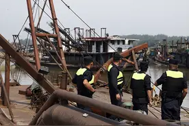 长江惊现隐形采砂船！一晚采10000吨“软黄金”，为何如此疯狂？图片