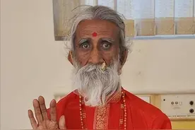 印度91岁僧人78年不吃不喝？国防部装上监控做实验，最终发现真相图片