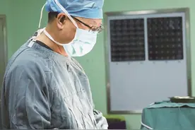 访内蒙古包钢医院泌尿外科主任刘致中图片
