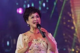 春晚老牌歌星，有人出场费50，有人50岁未婚，有人再战虎年春晚图片