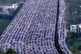 一次堵车事件出动400多名交警，时间长达25天，京藏高速发生何事图片