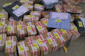 快递单上有“货到付款”要留意！当心是陷阱，好多人遇到过图片