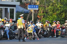 电动车、三轮车出行3个错误不能犯，多地都在管，别等被罚才后悔图片