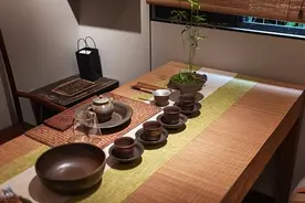 茶杯、保温杯茶垢难去除，别只会用清水反复擦洗了，学会这几招，顽固茶垢轻松去除图片