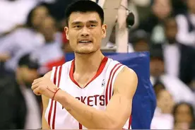 成就不高，却得到了高度评价！听听这八位球星是如何评价姚明的图片