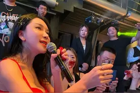 又一首洗脑神曲诞生！龚玥菲《See Tinh》10亿流量太魔性图片