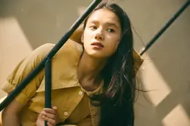 出道即巅峰，这个99年的小姐姐绝了图片