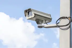 电子眼闪2下啥意思？交警：闪1、2、3下有暗语，不懂容易吃亏图片