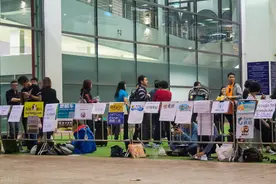 超实用的机场英文：接机、送行时常用英语表达图片