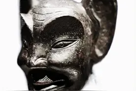 古墓挖出怪异铜人！东方天使“羽人”的来龙去脉！上古神话那些事图片