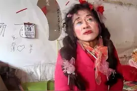 65岁过气网红大喜哥，拾荒20年还清18万，男扮女装的他如今怎样了图片