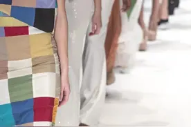 在梧桐山下一边露营，一边看时尚秀，是一种什么样的体验？图片