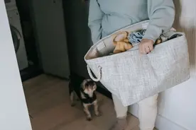 牛仔裤、睡衣多久要洗一次？「洗衣频率」5 大原则图片