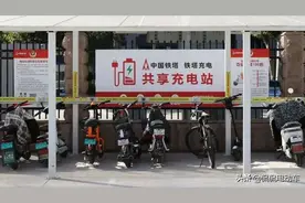 今天才知道，充电器变绿，电动车是否充满电？不拔电源伤电池吗？图片