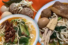 小破店的板面，又20多种卤菜，这都挑花眼儿了图片