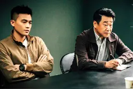 省厅老刑警《对决》县局保护伞，首播飙升榜第一，这剧有爆款气象图片