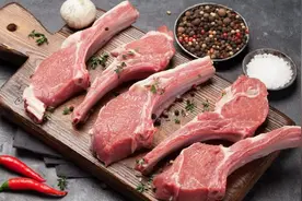 冬天买羊肉，要分清“前腿肉”和“后腿肉”，区别挺大，学会不花冤枉钱图片