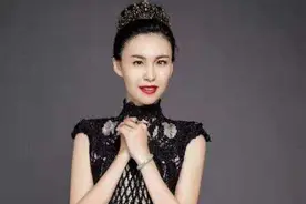 42岁沈阳女人，中国首位盲人模特，生两个儿子，丈夫带她走秀图片