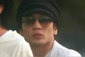 “京城恶少”王烁：打骂女记者、枪指刘涛老公、掌掴继母王艳图片