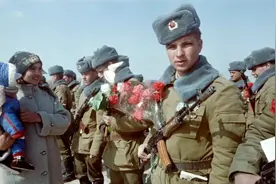 在苏联最辉煌的时期 军官的工资待遇有多高？不同级别差距有多大？图片