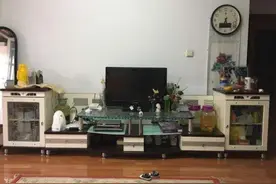 家里再有钱，电视机旁也不能放几样物品，多数家庭不懂，吃了亏图片