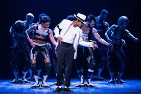 回望：镜子里的人——迈克尔·杰克逊图片