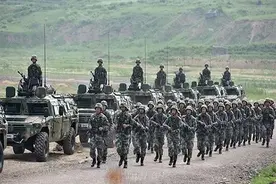 中俄联合军演中解放军合成营为何能40分钟内解决俄军步兵团？图片