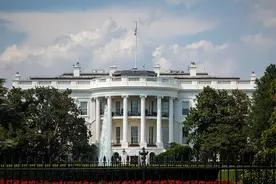 美总统特朗普称美国与乌克兰达成稀土协议图片