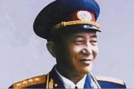 “政委”到底是个什么职务？司令员和政委，哪一个实权更大？图片