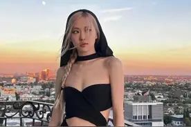 废土风穿搭：朴彩英、金泰妍、朴妍，谁才是真正的美人？图片