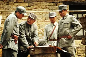 如果师长牺牲了，那么政委、副师长、参谋长，谁优先接替指挥？图片