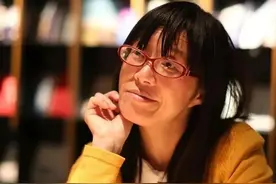 余秀华与杨槠策的这场婚姻闹剧 自始至终外界就没有看好两人的婚姻图片