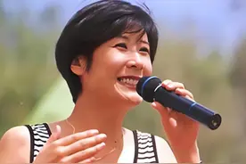 《军港之夜》苏小明：最红时远走法国嫁厨师，48岁回国当演员图片