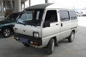 飞虎、五菱、佳宝...盘点小时候我们坐过的那些面包车图片