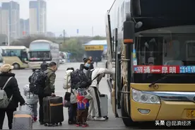 昆明长途客运开路求生图片