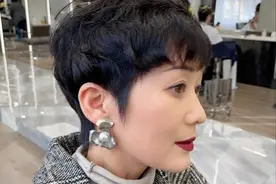 为什么不建议中年女人烫“羊毛卷”？看完这3组对比图你就懂了图片