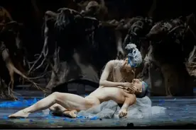 从与男徒弟“不雅”舞蹈看杨丽萍的浓厚情感和热爱图片